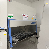 Thermo 1300 Series A2 4' BioSafety Cabinet image 0